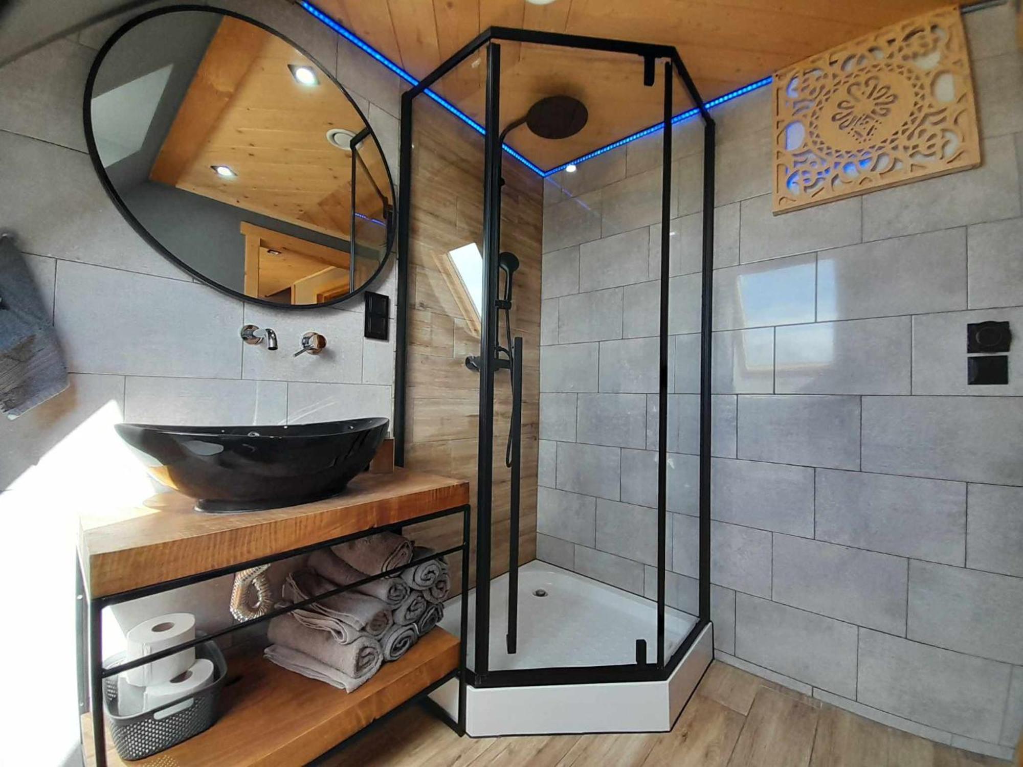 Nad Termami Villa Dzianisz Ngoại thất bức ảnh